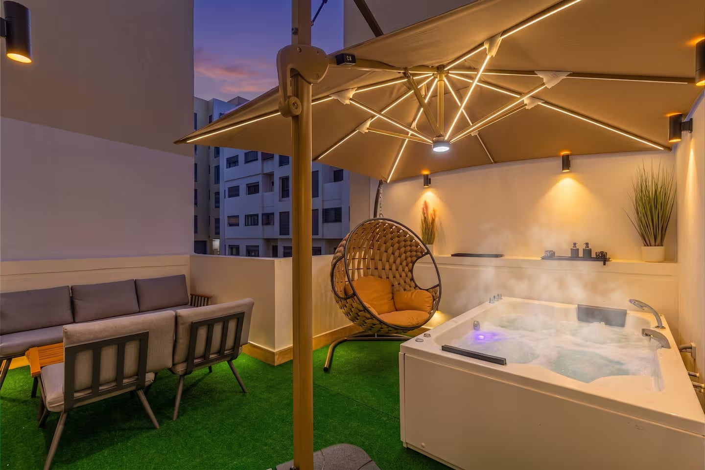 Appartement 01 – terrasse avec jacuzzi